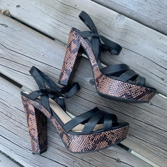 🌹MARC FISHER PLATFORM SANDALS - Picture 3 of 6